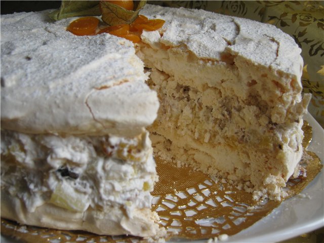 Меренговий торт-десерт Тропікана